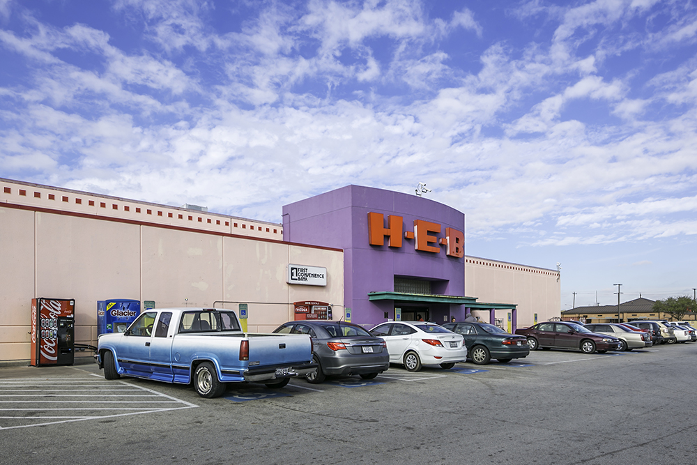 Williamsburg Enterprises Buys GroceryAnchored Center Near Texas