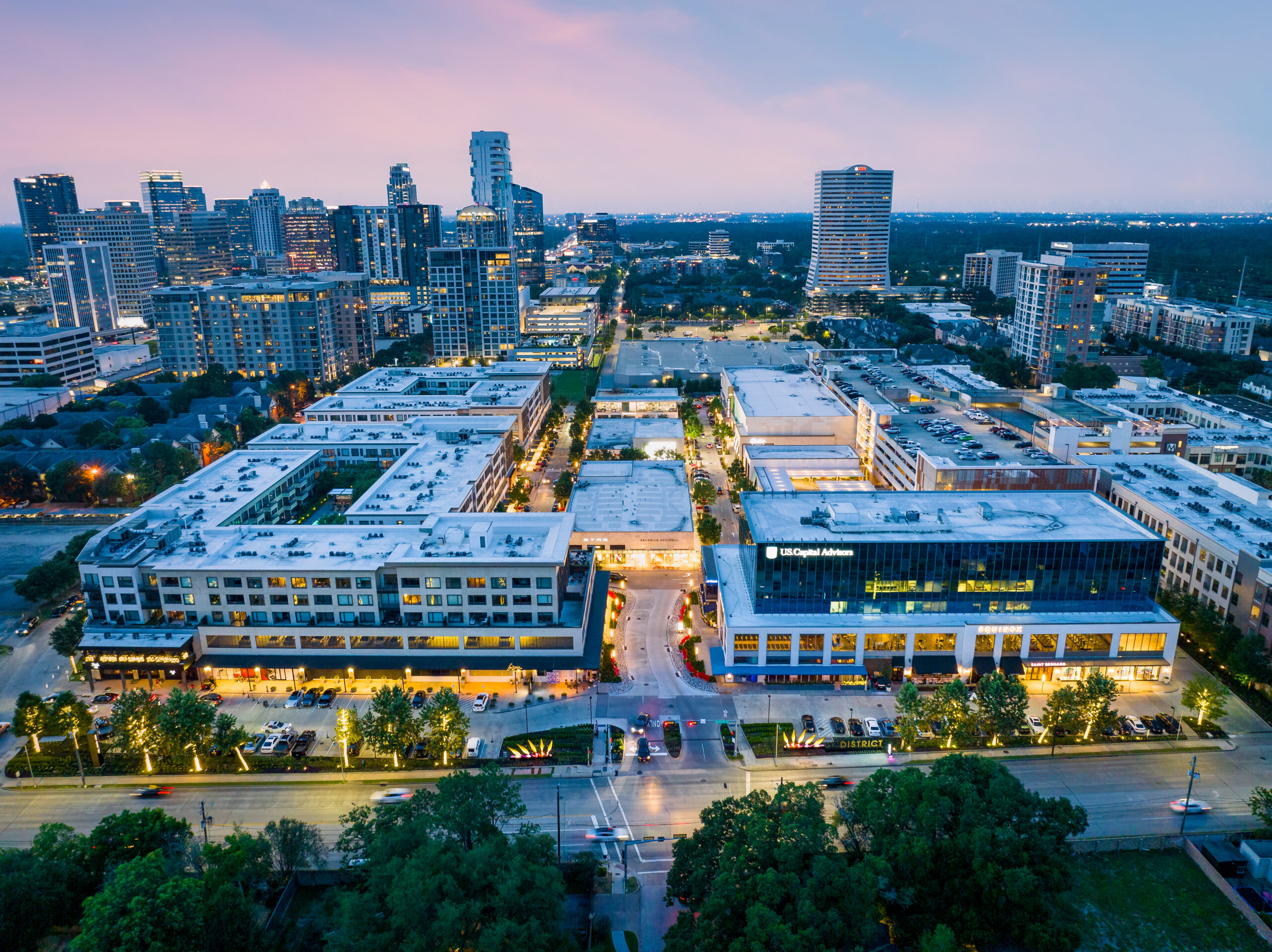 Luxe Retail Center Acquired by Tilman Fertitta Realty News Report